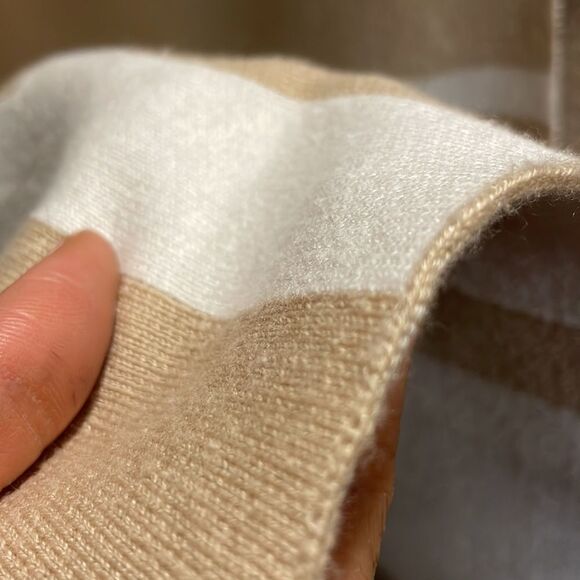 🎉 HP 🎉 Liz Claiborne Wrap in Beige Cream Poncho - Picture 10 of 12